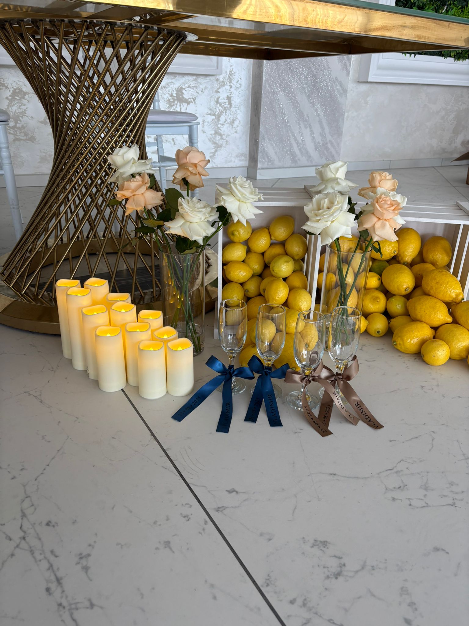 Salon Hanul dintre Vii - 1