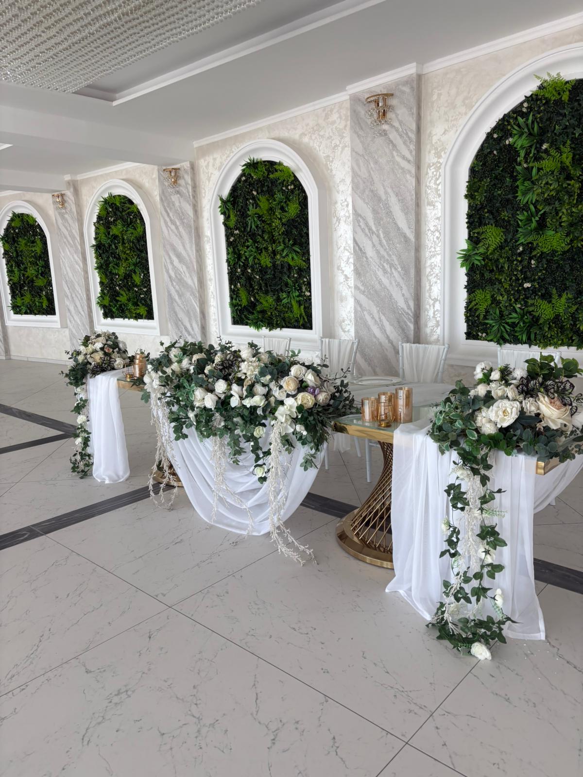 Salon Hanul dintre Vii - 28